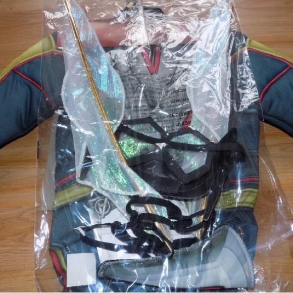 Size Small 4-6 Marvel Ant-Man and The Wasp "WASP" Halloween Costume with Wings - Picture 6 of 6